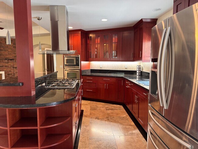 Building Photo - Private Gated Luxury Estate on Acreage with Pool, Pond & Solar in Prime Newcastle Location