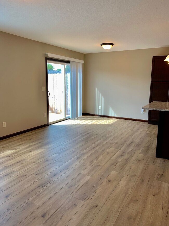 Building Photo - 8712 E Harry St