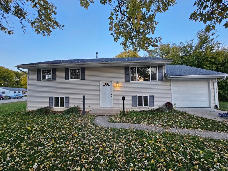 Primary Photo - 471 Vincent Ave