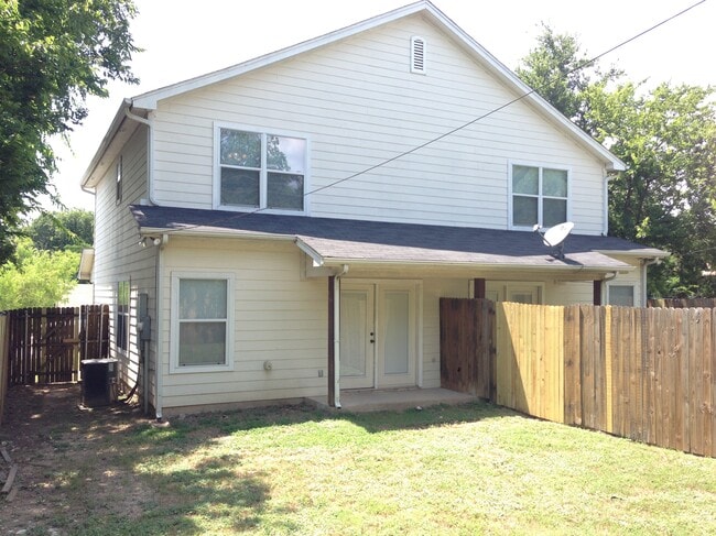 Building Photo - 2821 Frazier Ave