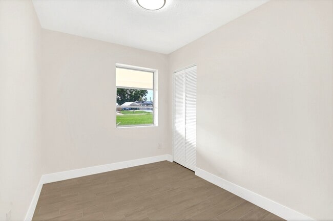 Building Photo - 1516 Zinnia Dr