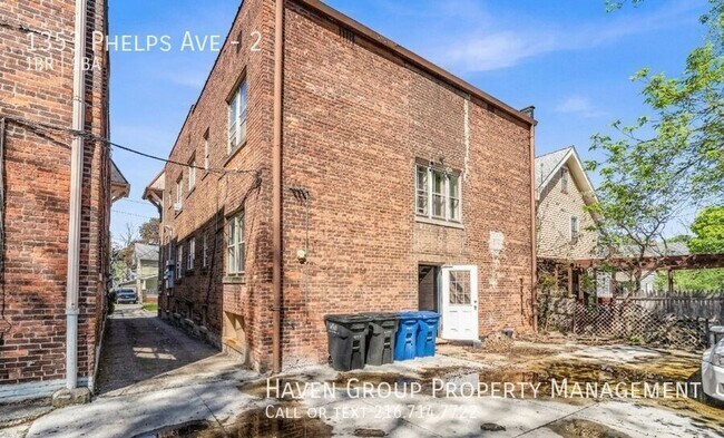 Building Photo - 1353 Phelps Ave