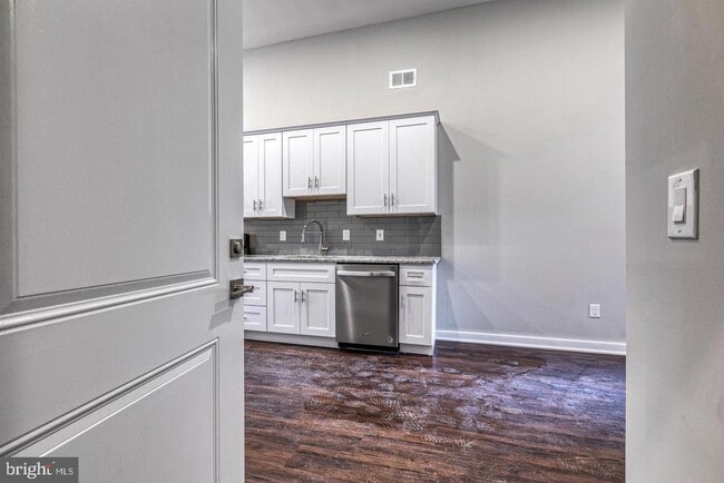 Building Photo - 1316 S Broad St