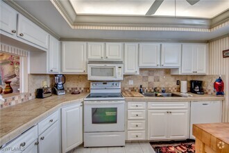 Building Photo - 8741 Lueck Ln