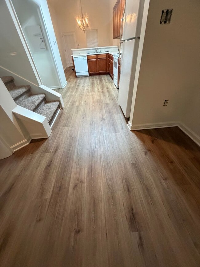 Building Photo - Knoxville Lovell Road Area 3 Bedroom 2.5 Bath with Garage Lawn Maintenance and Trash Pick up incl...