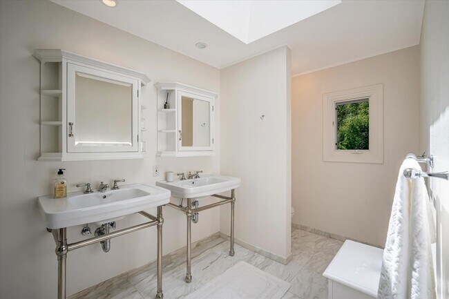 Building Photo - Welcome to Your Luxurious Napa Valley Retr...