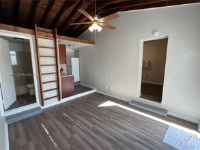 Building Photo - 1001 S 22nd Ct