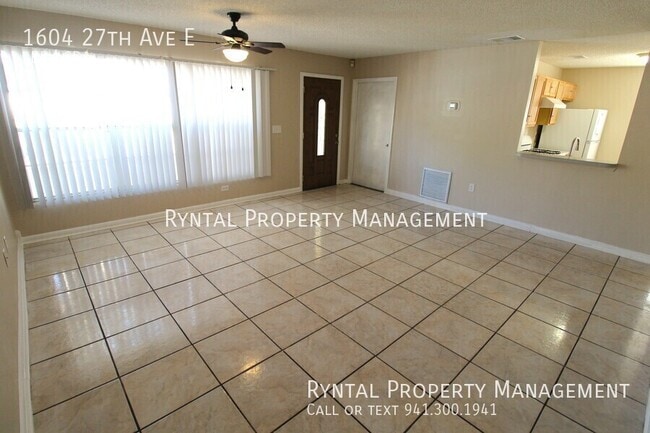 Building Photo - 1604 27th Ave E