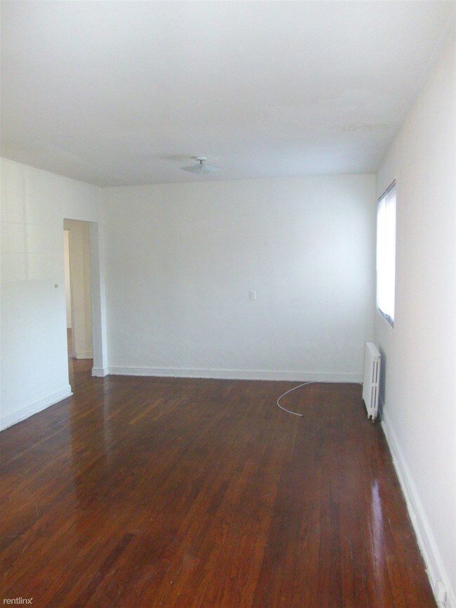 Building Photo - 100 Schuyler Rd