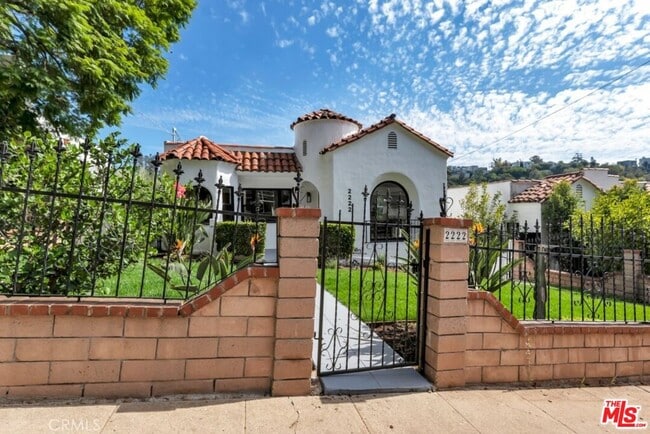 Building Photo - 2222 Valentine St