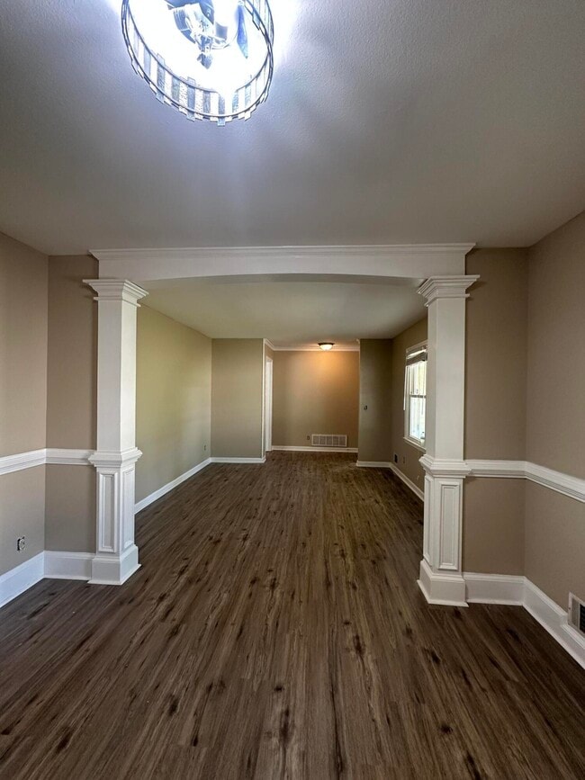 Building Photo - 1909 Pisgah Rd