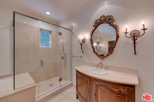 Building Photo - 9530 Hidden Valley Rd