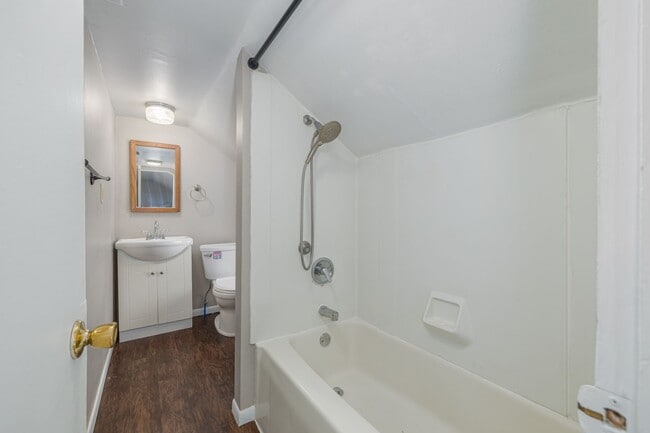Building Photo - 401 Spaulding Ave