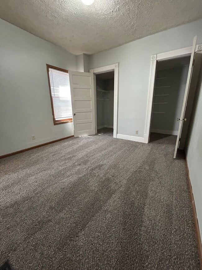 Building Photo - 638 N 8th St