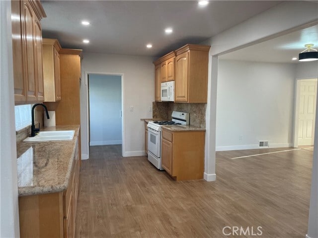 Building Photo - 408 E Elm St