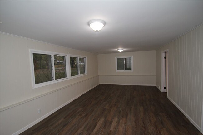 Building Photo - 34 Bright Oaks Dr