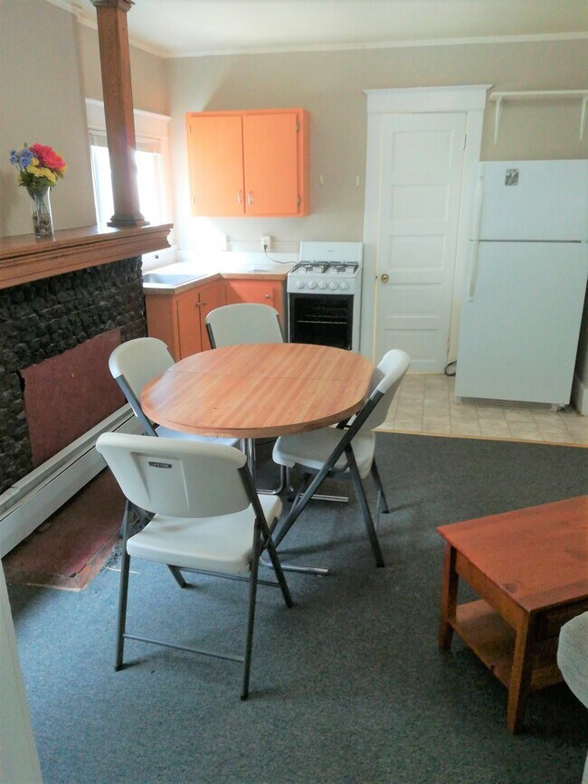 Building Photo - 308 Fairmount Ave