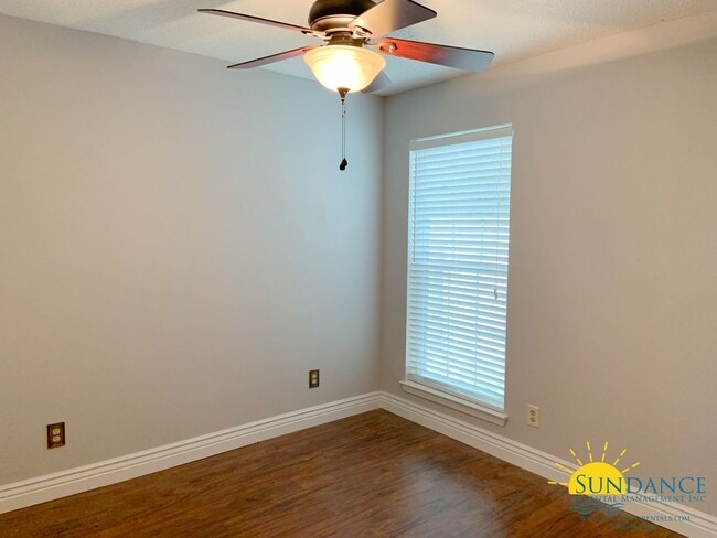 Building Photo - Beautiful Two Bedroom with Converted Garage in FWB!