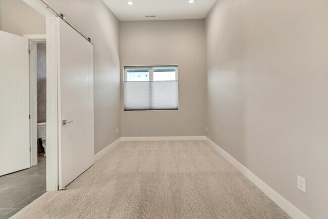 Building Photo - 7033 S 300 E