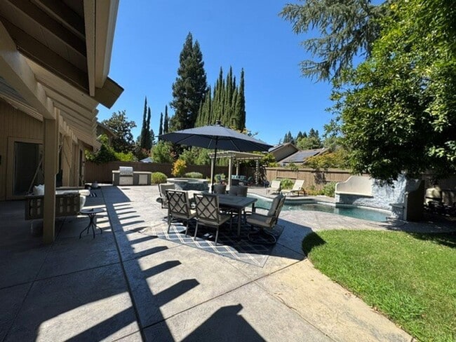 Building Photo - Gorgeous 3-Bedroom House in Gold River wit...
