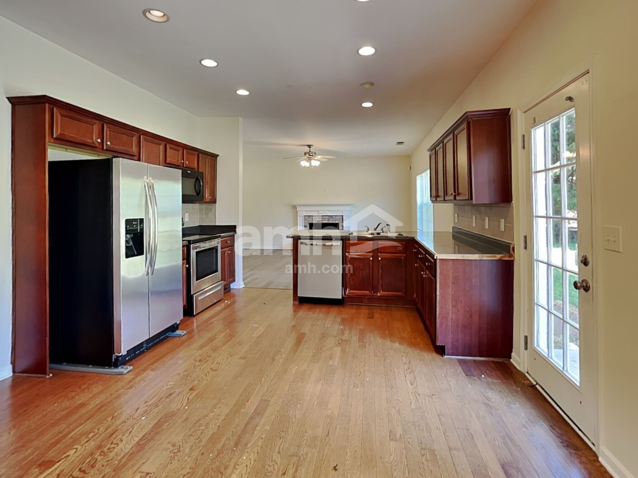 Building Photo - 35 Hampton Pl