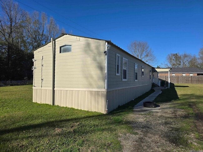 Building Photo - 4505 Lupine St