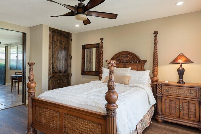 Building Photo - 5 Briarcliff Ct