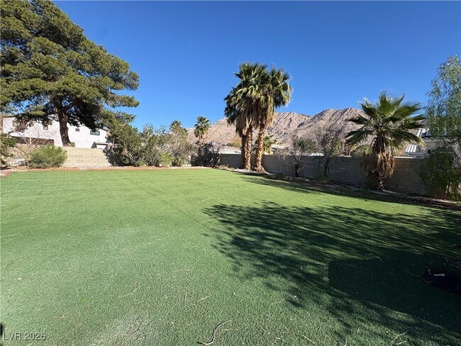 Building Photo - 71 Whitewind Ln