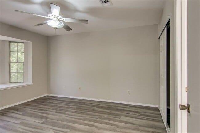 Building Photo - 6415 Jennings Dr
