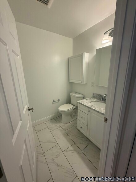 Building Photo - 104 Ellery Ct