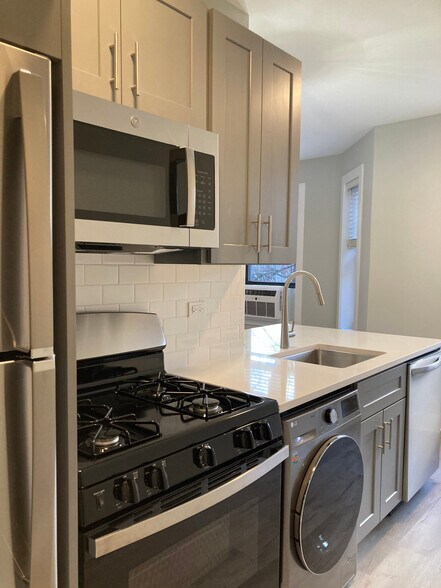 Building Photo - 369 Hazel Ave