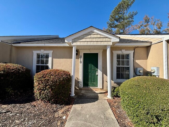 Building Photo - 310 Evans Lake Way