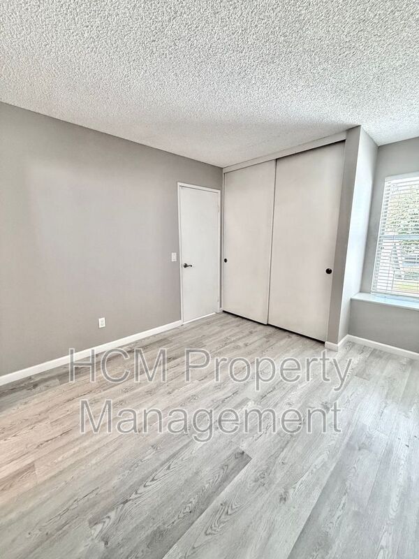Building Photo - 12168 Mt Vernon Ave