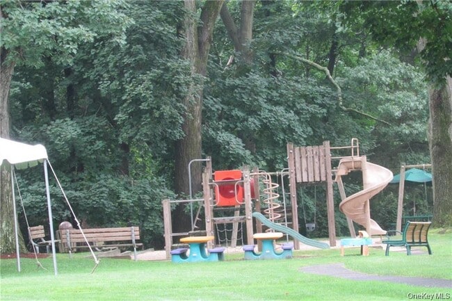 Building Photo - 175 Bryant Crescent