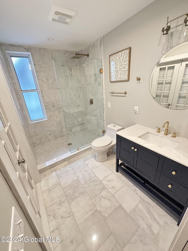 Building Photo - 163 Lake Ave