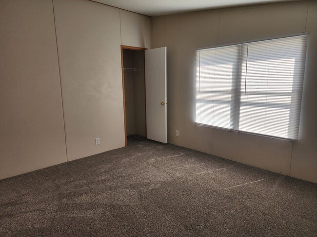 Building Photo - All utilities included!!!