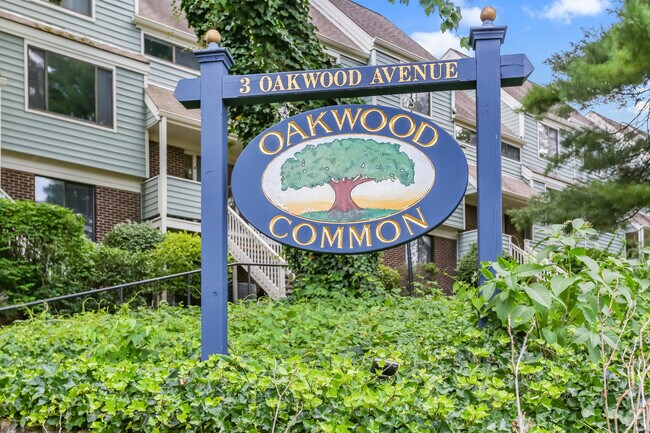 Building Photo - 3 Oakwood Ave