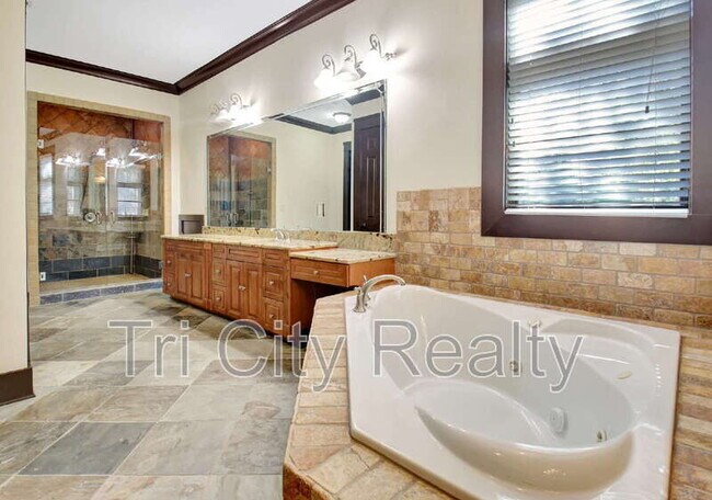Building Photo - 250 Moss Creek Walk