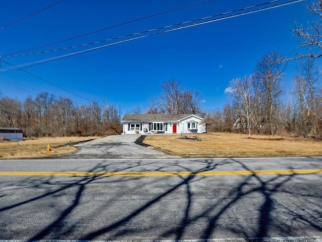 Building Photo - 1037 Ridgebury Rd