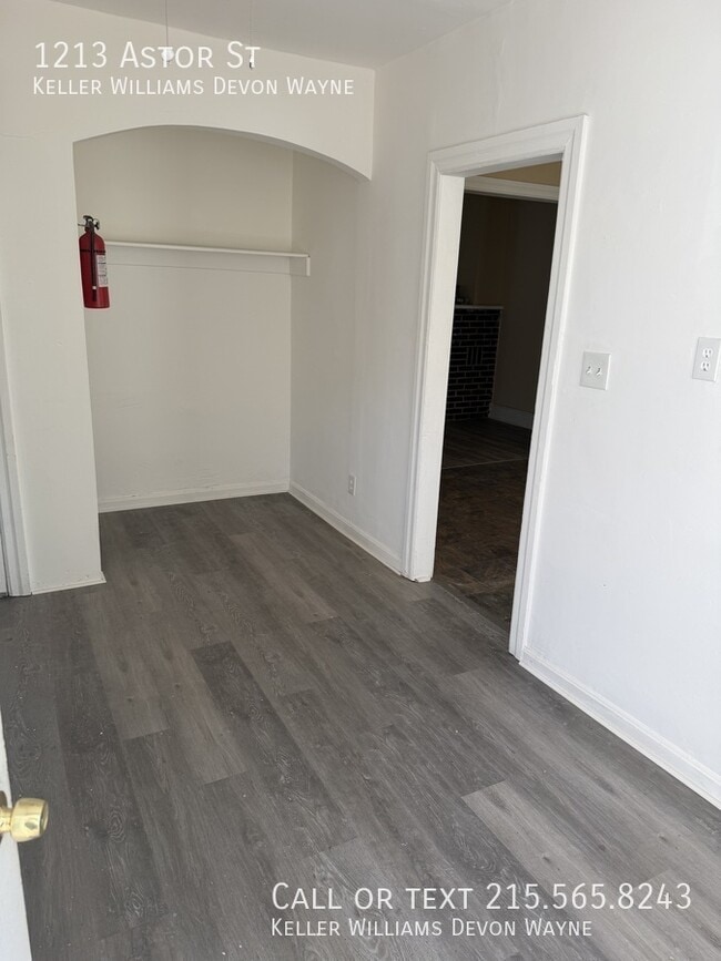 Building Photo - 1213 Astor St