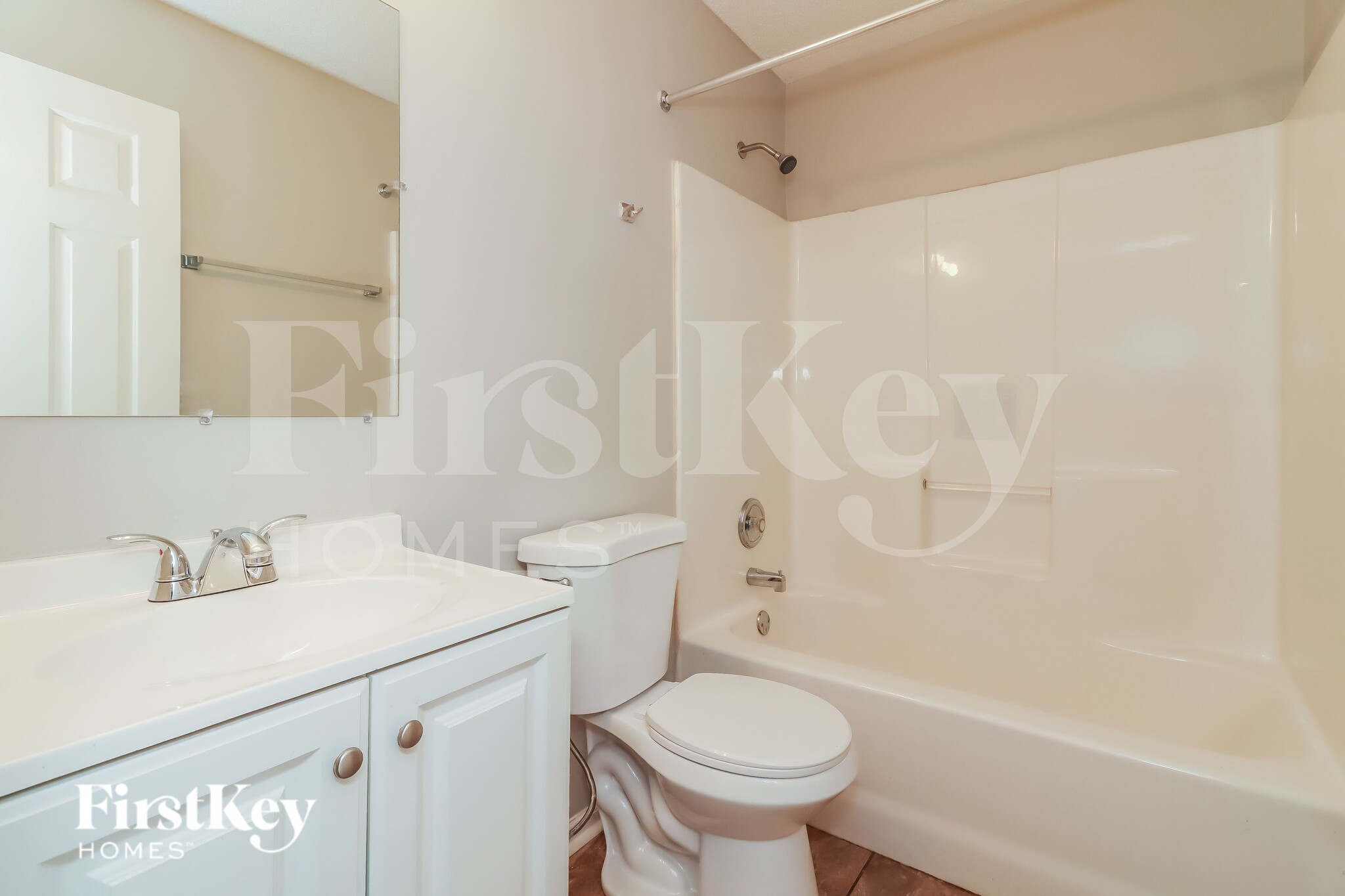 Building Photo - 1310 Invermere Dr SE