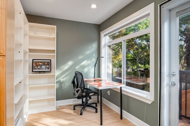 Building Photo - 4224 Francis Ave N