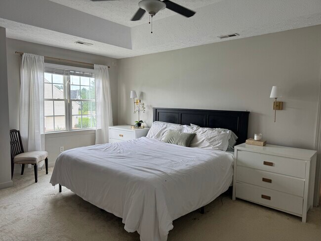 Building Photo - 4000 Dunbarton Cir
