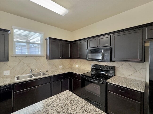 Building Photo - 713 Katmai Cir