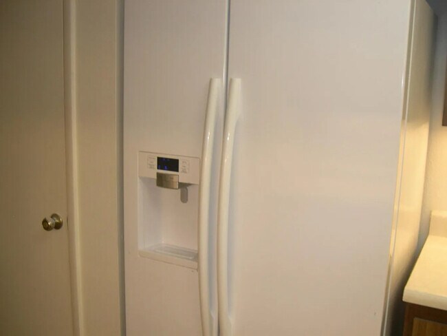 Building Photo - 4310 Caliente St