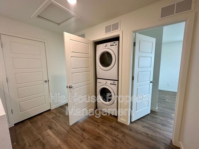 Building Photo - 3912 Pinnacles Ct