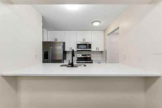 Building Photo - 16117 Rambling Vine Dr E