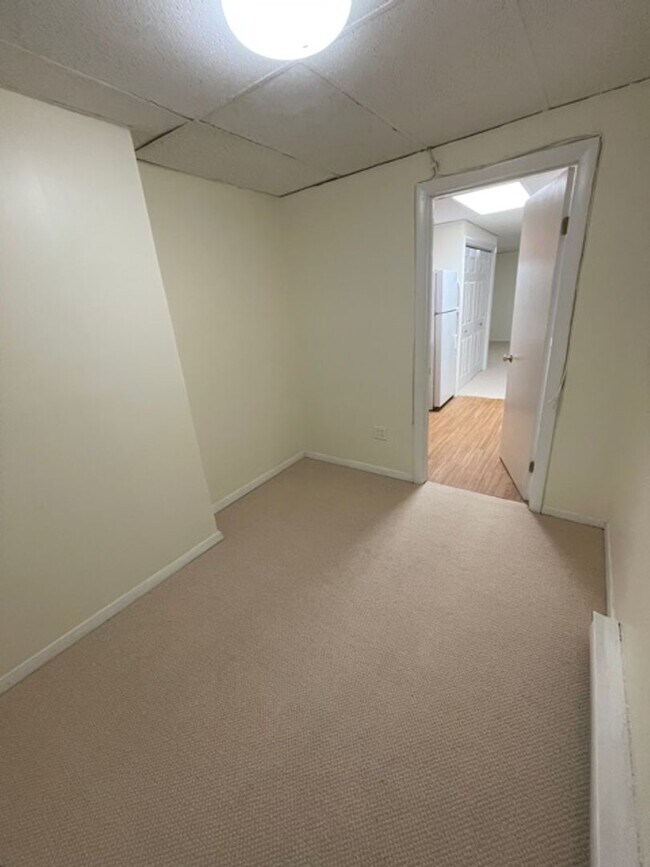 Building Photo - 106 Woodside Green