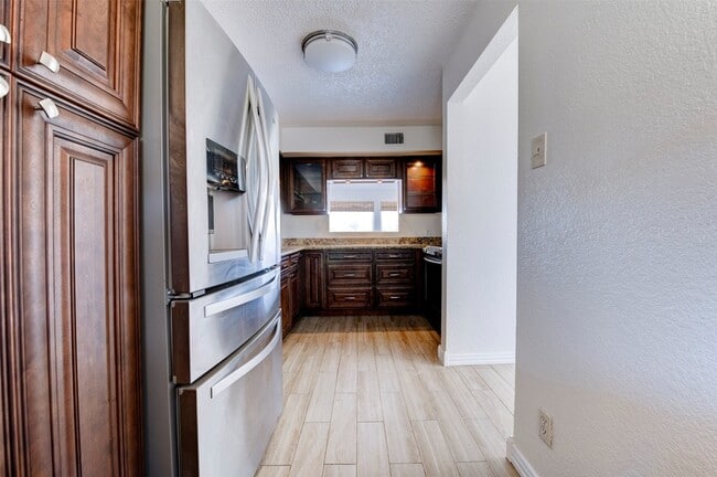 Building Photo - 2137 Casa Rio Cir