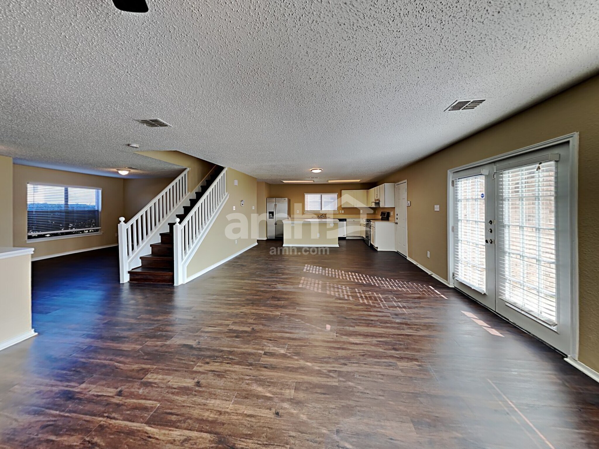 Building Photo - 304 Sandlewood Ln